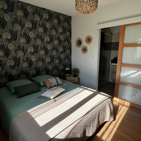 Bed and Breakfast Les Voyages De Louison Lavardac Esterno foto
