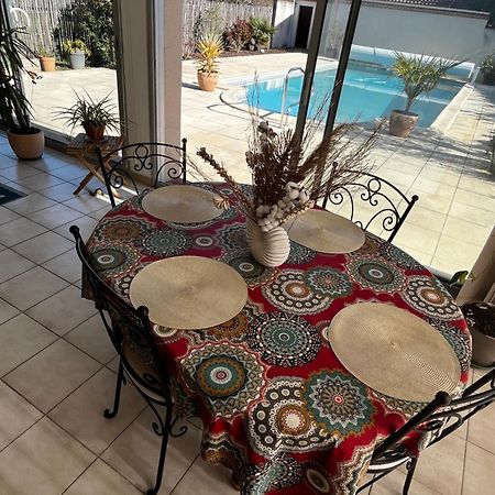 Bed and Breakfast Les Voyages De Louison Lavardac Esterno foto
