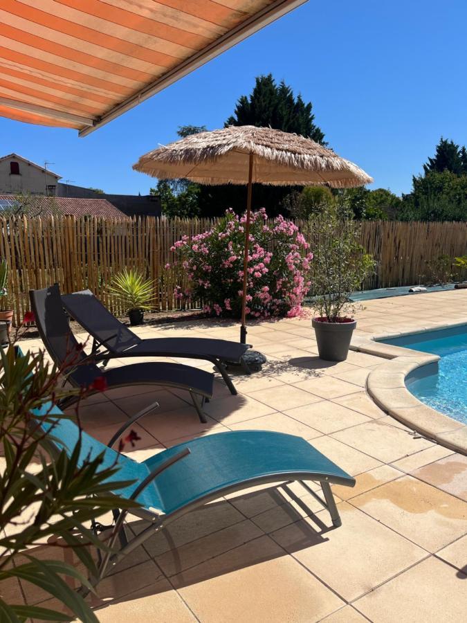 Bed and Breakfast Les Voyages De Louison Lavardac Esterno foto