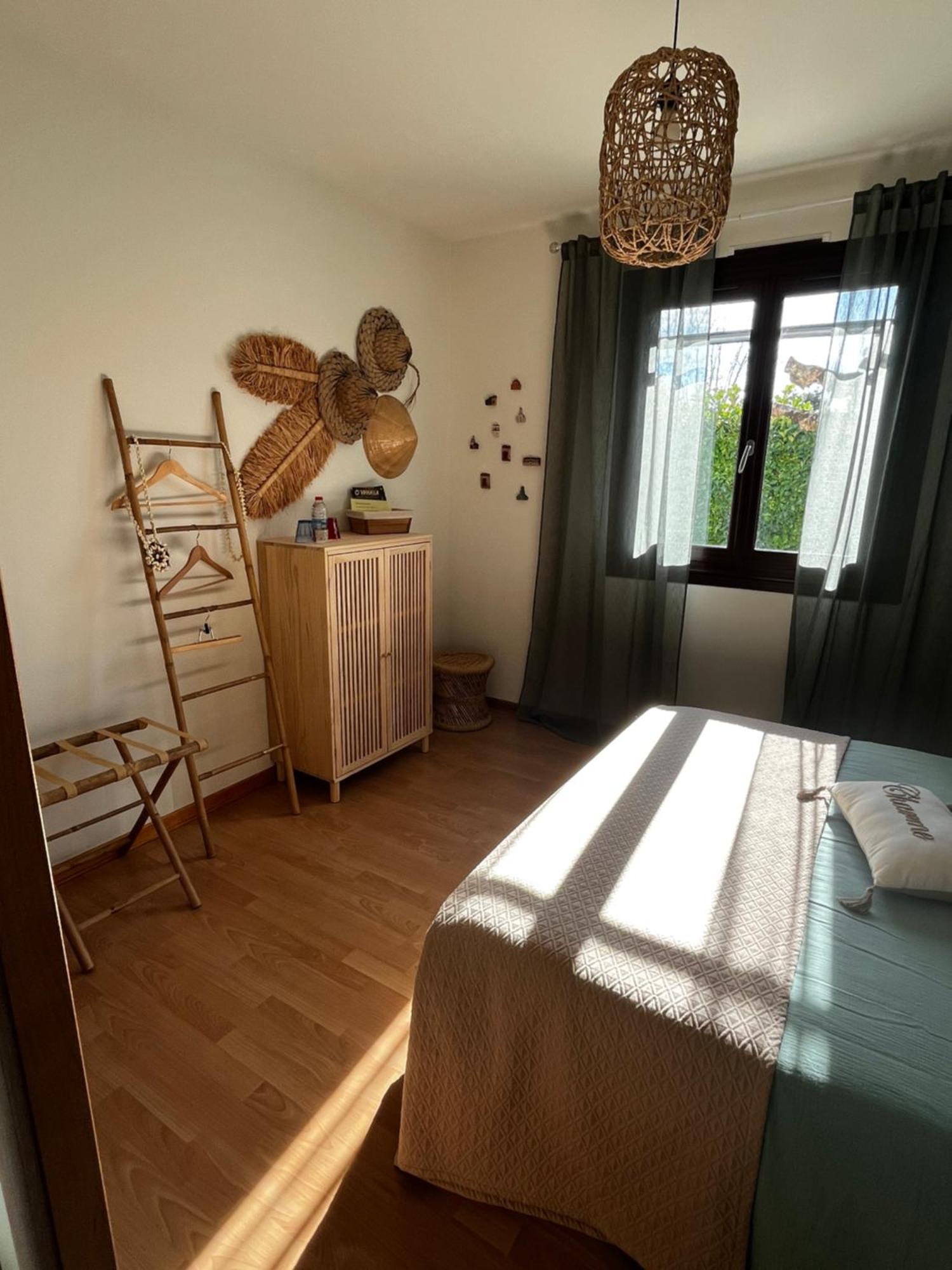 Bed and Breakfast Les Voyages De Louison Lavardac Esterno foto